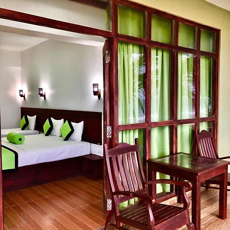 Serenade Beach Hotel Hikkaduwa Phòng bức ảnh