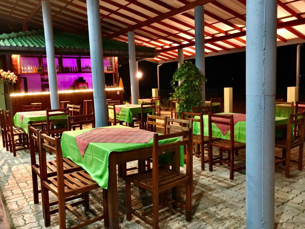 Serenade Beach Hotel Hikkaduwa Ngoại thất bức ảnh