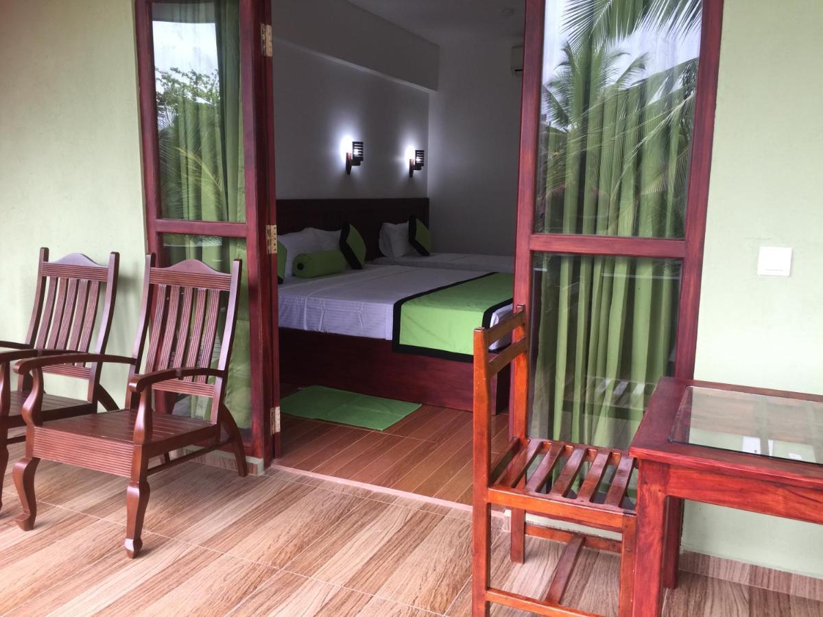 Serenade Beach Hotel Hikkaduwa Ngoại thất bức ảnh