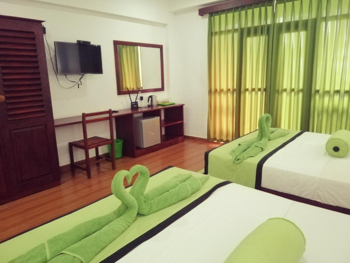 Serenade Beach Hotel Hikkaduwa Ngoại thất bức ảnh