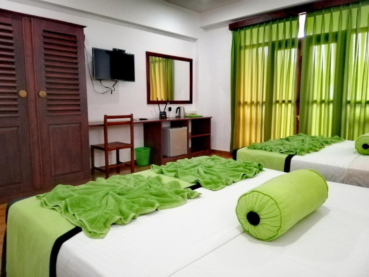 Serenade Beach Hotel Hikkaduwa Ngoại thất bức ảnh